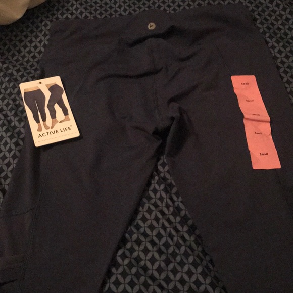 Active life capris - Picture 2 of 3